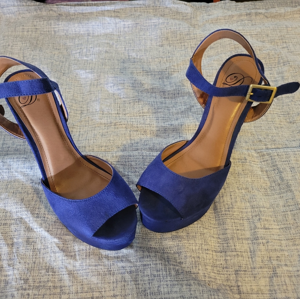 Blue suede Peep Toe 5 in high heel, size 9